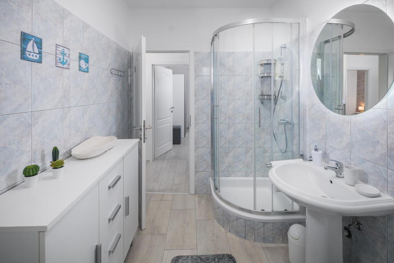 Apartment Sea Pearl 포레치 외부 사진