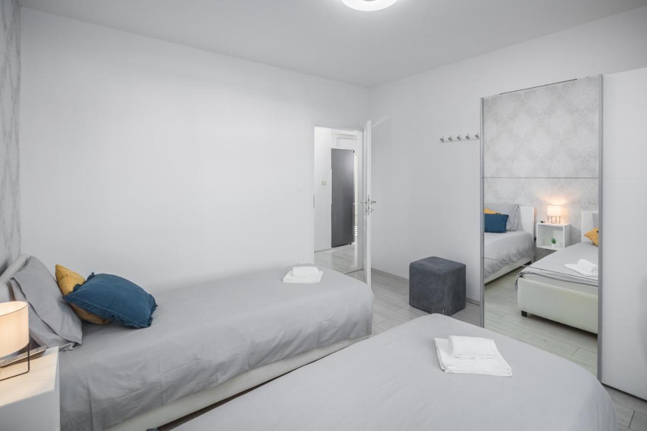 Apartment Sea Pearl 포레치 외부 사진